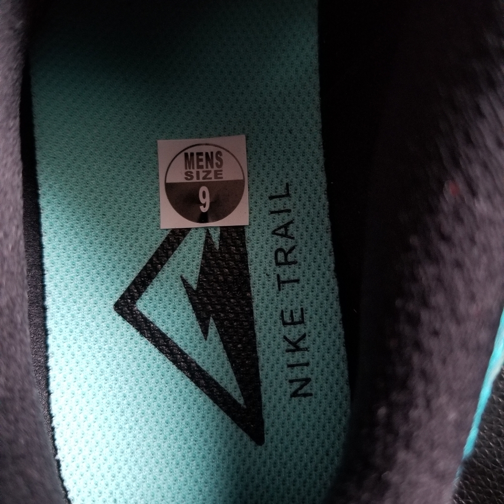 Nike - Picture 3 of 4